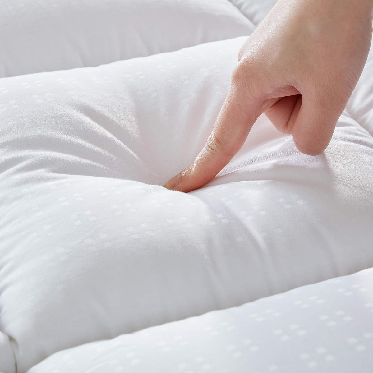 Twin White Cooling Cotton Mattress Topper